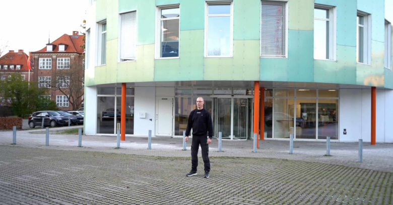 Jim Gram-møbelsnedker hos- HOLMRIS B8